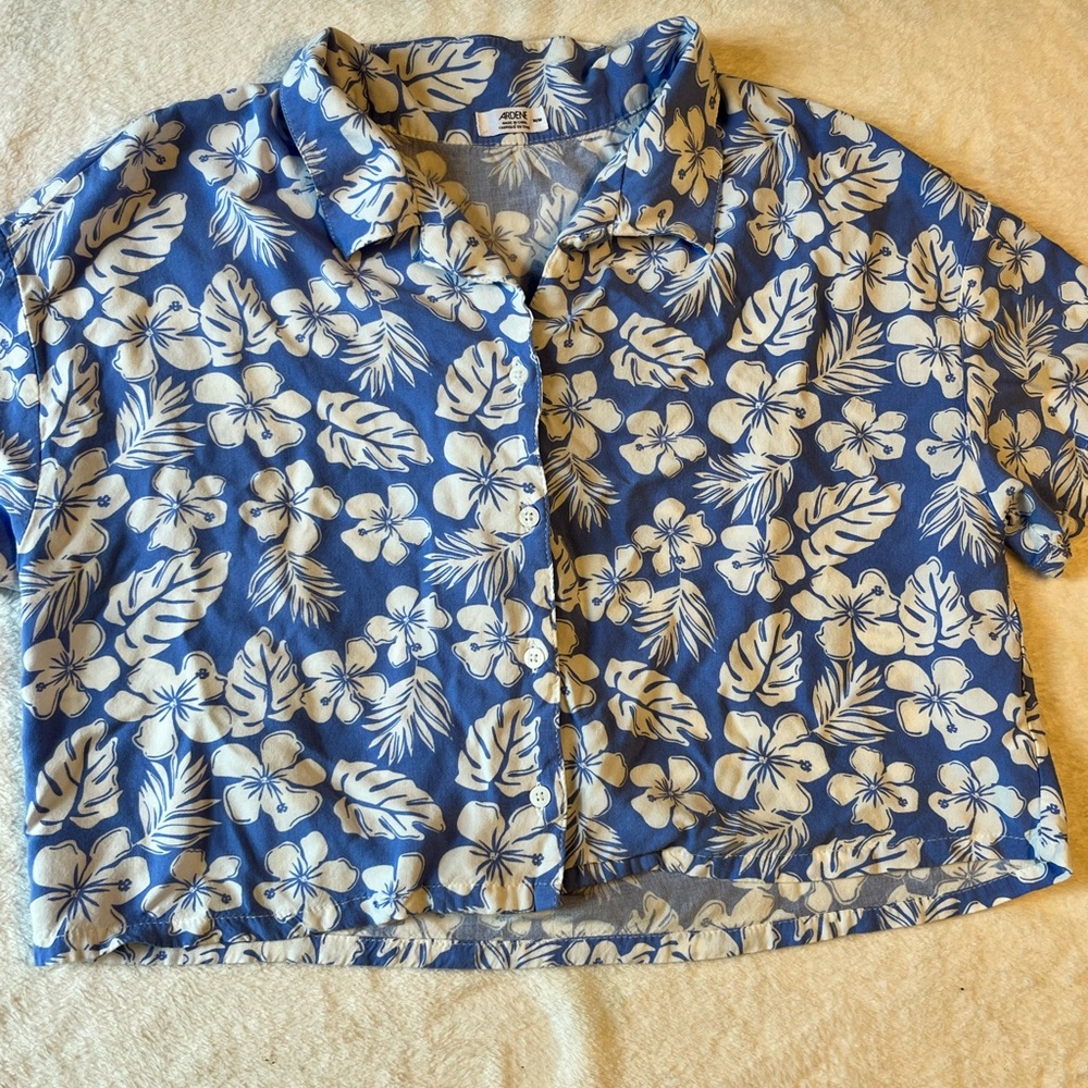Ardene Blue and Cream Floral Camp Shirt